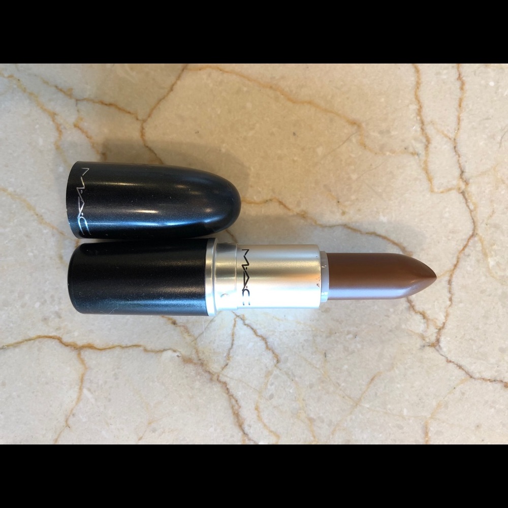 MAC lipstick in Derriére